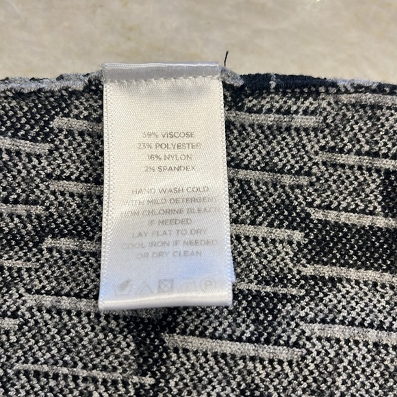 LEO & SAGE Revolve Brand | Sweater Pencil Skirt | Black & Grey | Size Large - Picture 7 of 11